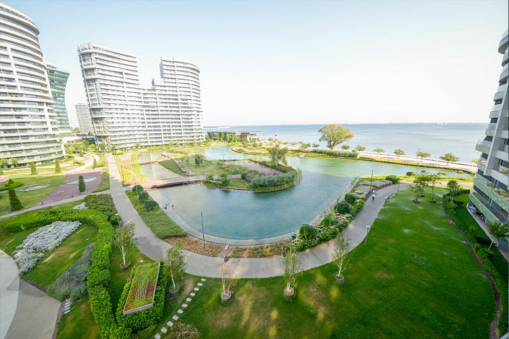 Sea Front Complex With Fancy Facilities In Atakoy